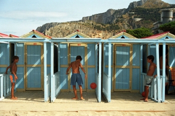 copyright: Frank Rothe | Boys with ball 0